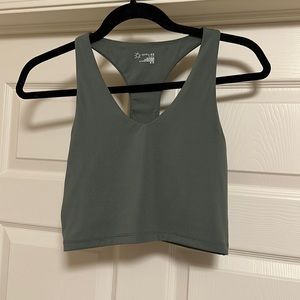Medium Aerie green razor back athletic too.